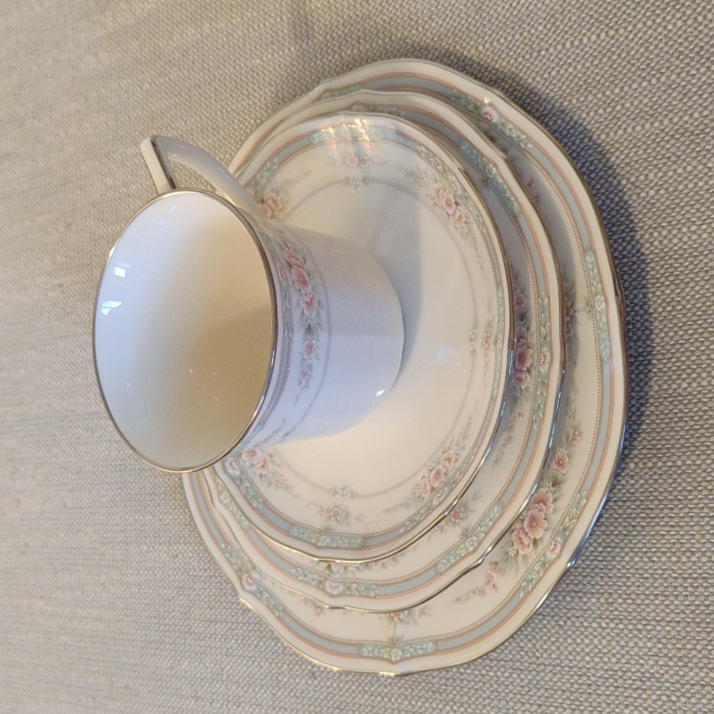 NEW Noritake Ivory China Rothschild Vintage collection 4 peace tee set